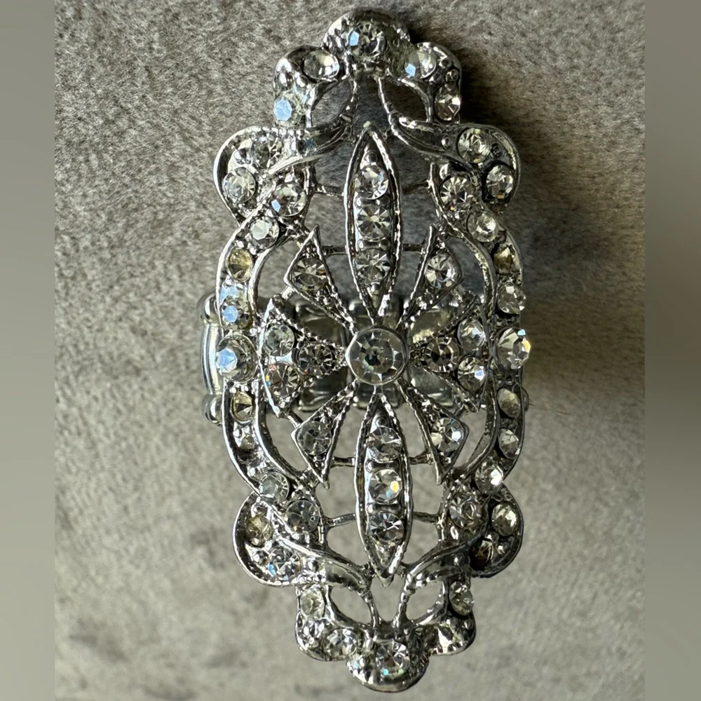 Elegant Silver Crystal Women's Ring